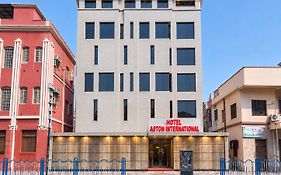 Hotel Aston International